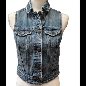 WOMEN’S AMERICAN EAGLE BLUE JEAN VEST, SIZE XS/TP